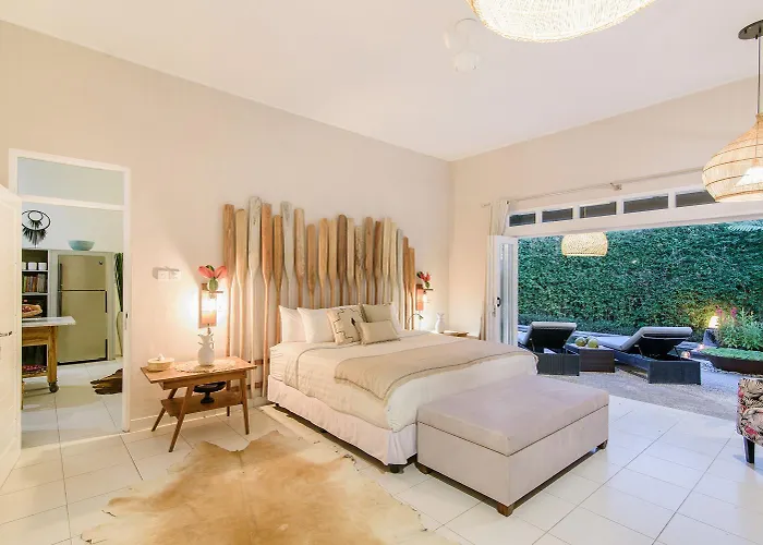Villa Bloom 3 - Coastal 2 Brm Sleeps 4