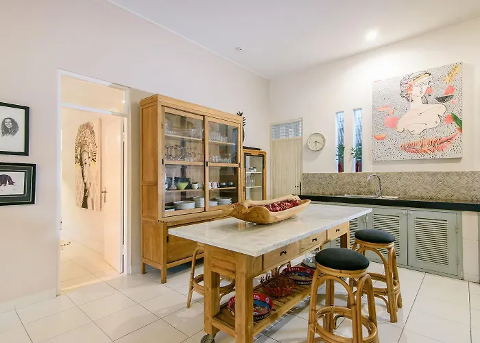 Bloom 3 - Coastal 2 Brm Sleeps 4 Villa Seminyak