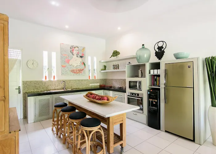 Villa Bloom 3 - Coastal 2 Brm Sleeps 4 Seminyak