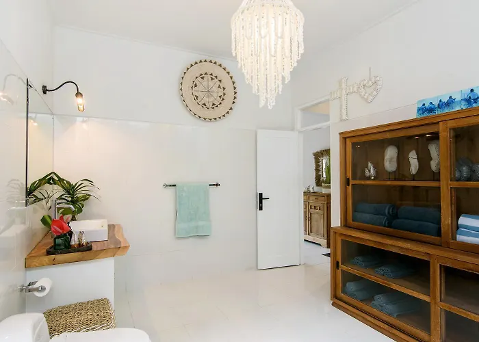 Bloom 3 - Coastal 2 Brm Sleeps 4