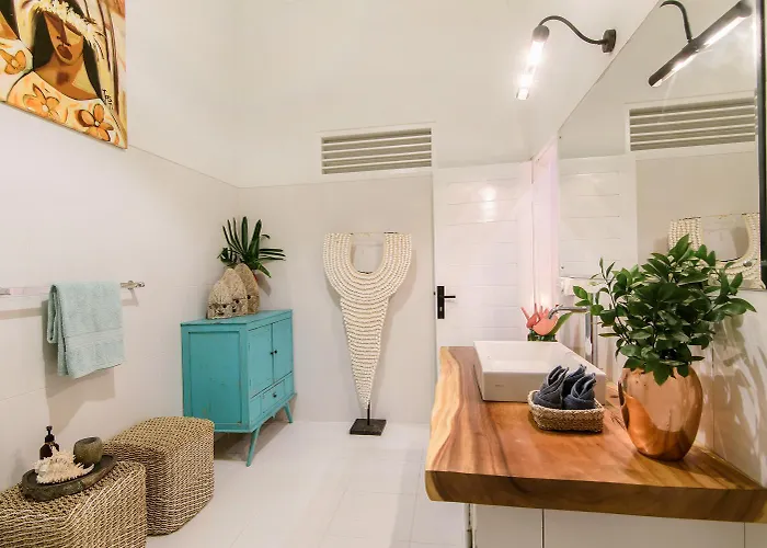 Bloom 3 - Coastal 2 Brm Sleeps 4 *
